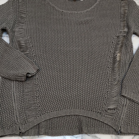 NWOT Cupcakes and Cashmere grey sweater - Picture 2 of 3